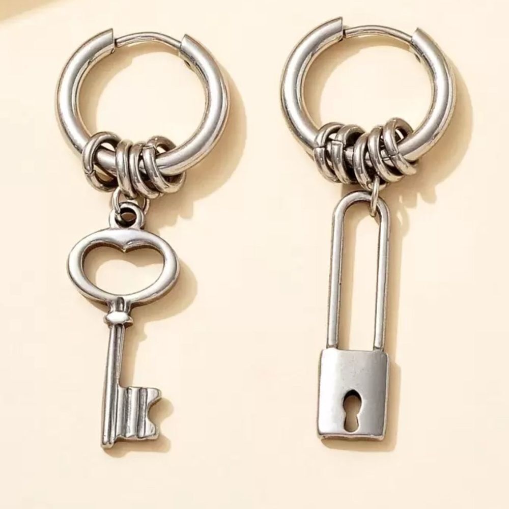 Key hoop Earrings  N1351